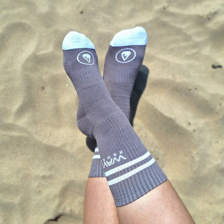 Crew Socks Stripes + Logo grey Socken WAVE HAWAII 